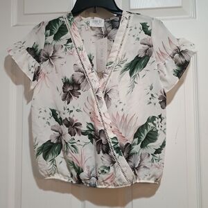 NWT Sienna Sky Floral Print V-neck Blouse Small